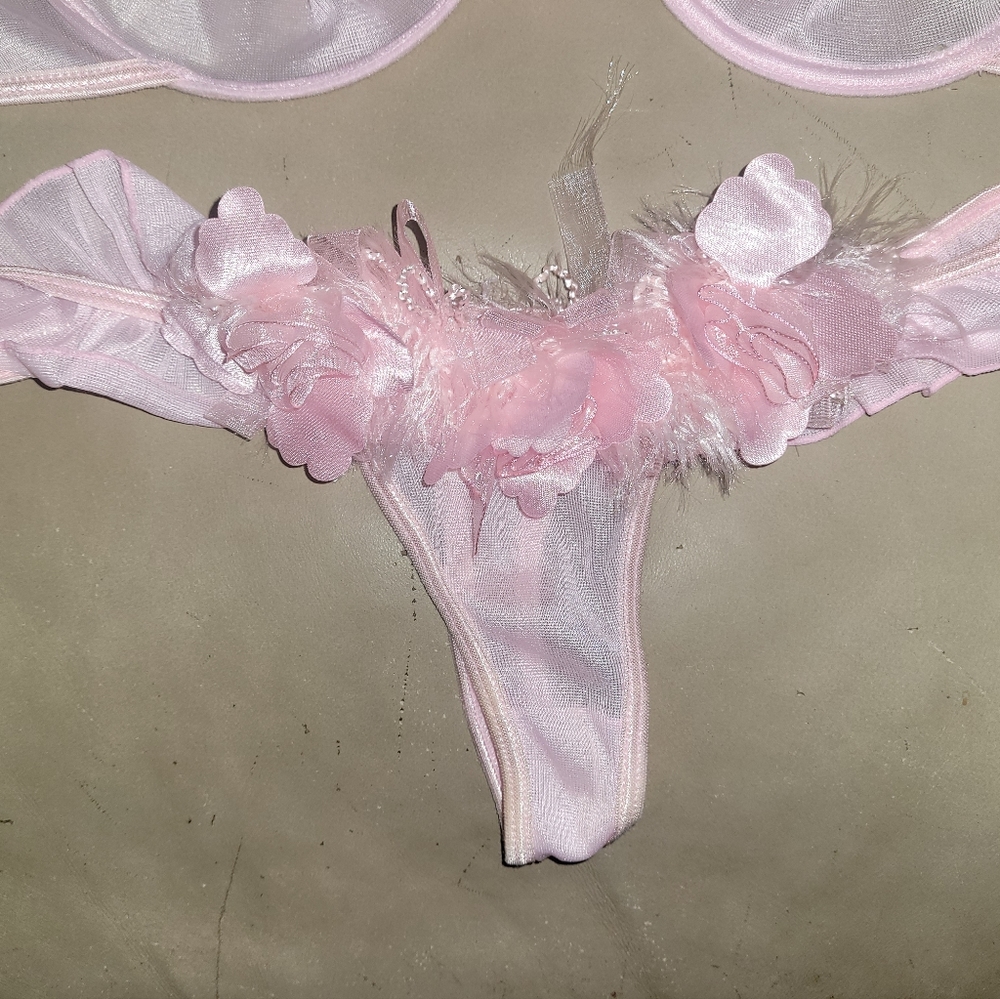 New With Defects Dreamgirl Rose Trimmed Underwire Bra and Ruffled Thong Size Sm - Picture 8 of 12